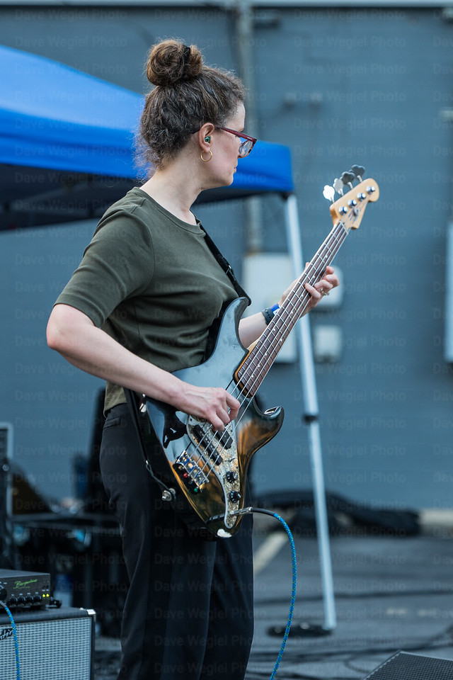 Julianna Troy, bass